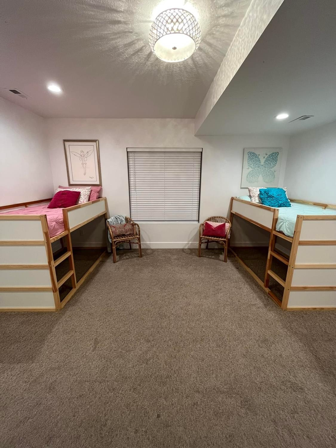 Picture of the basement bedroom 5.