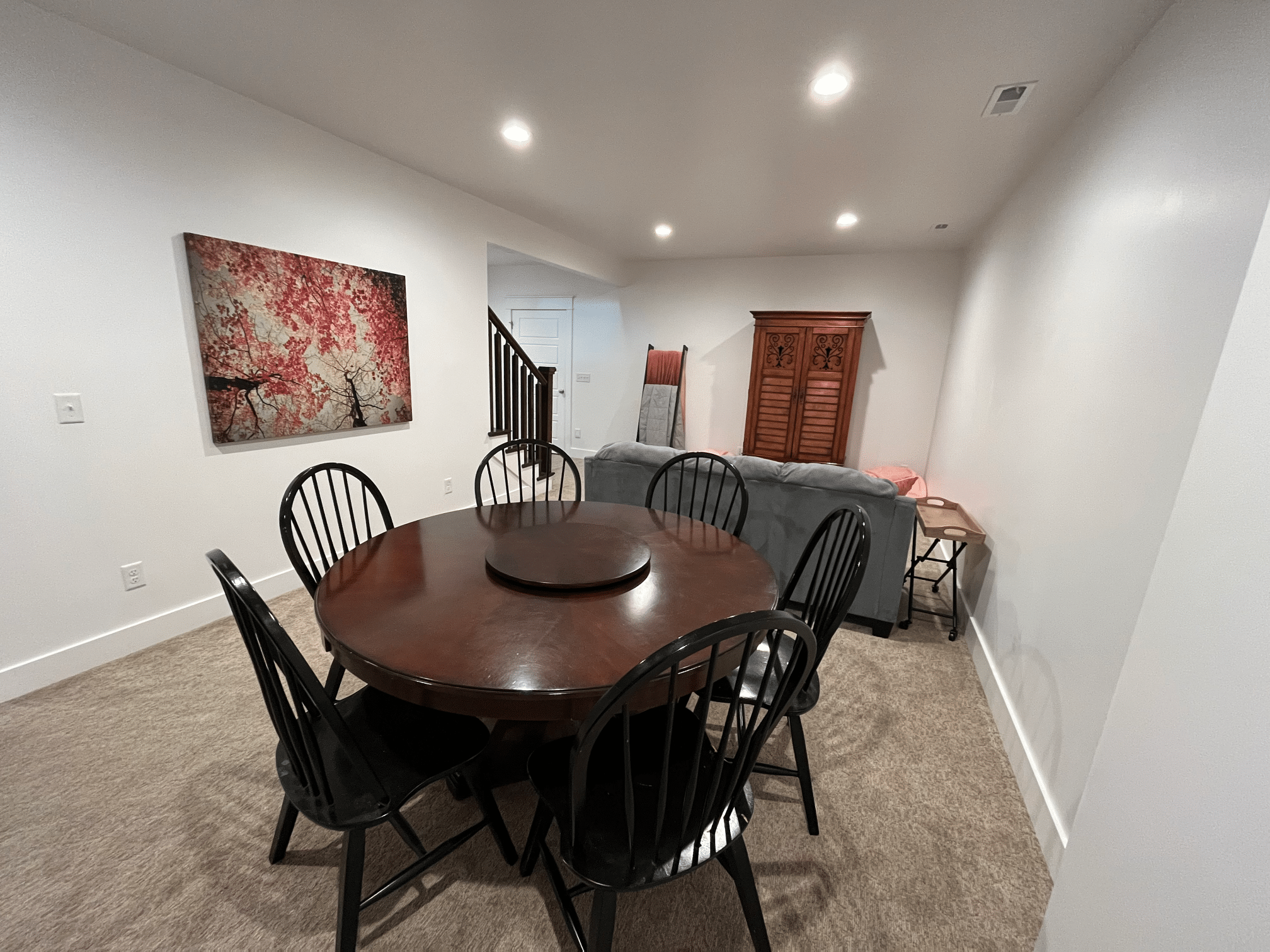 Picture of the basement game area.