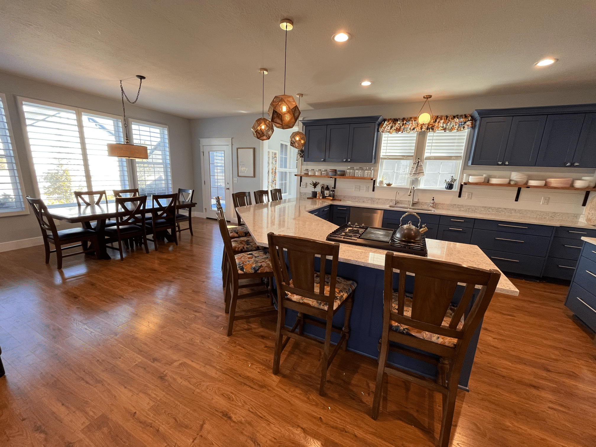Picture of the Dining room from the kitchen.
