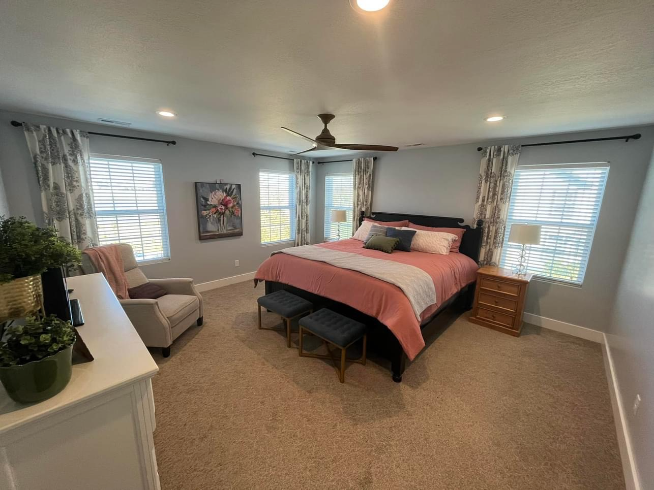 Picture of the master bedroom pic 1.