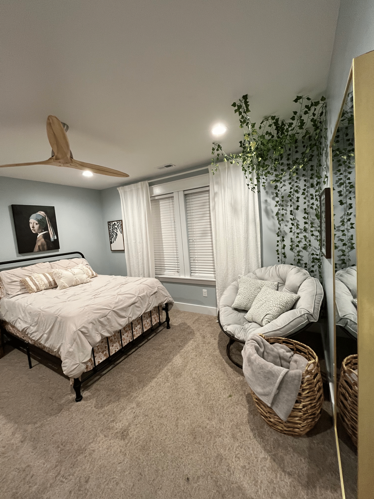 Picture of the bedroom 1.